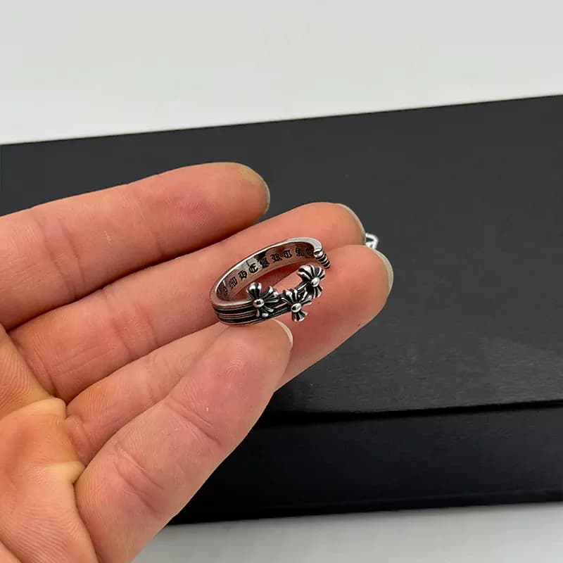 انگشتر کروم هارتز کد 10 (Chrome Hearts) — تصویر ۲