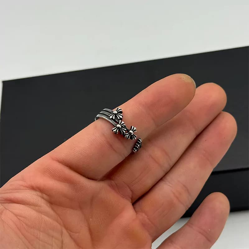 انگشتر کروم هارتز کد 10 (Chrome Hearts) — تصویر ۳