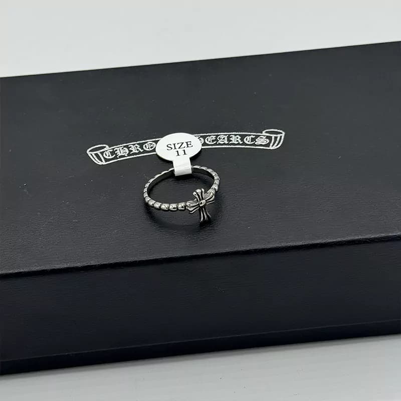انگشتر کروم هارتز کد 9 (Chrome Hearts)
