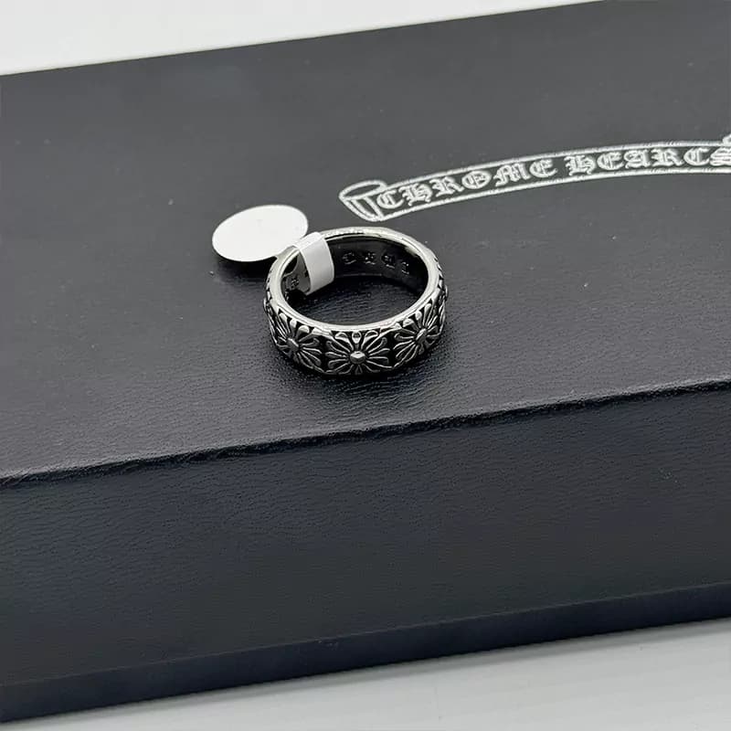انگشتر کروم هارتز کد 8 (Chrome Hearts)