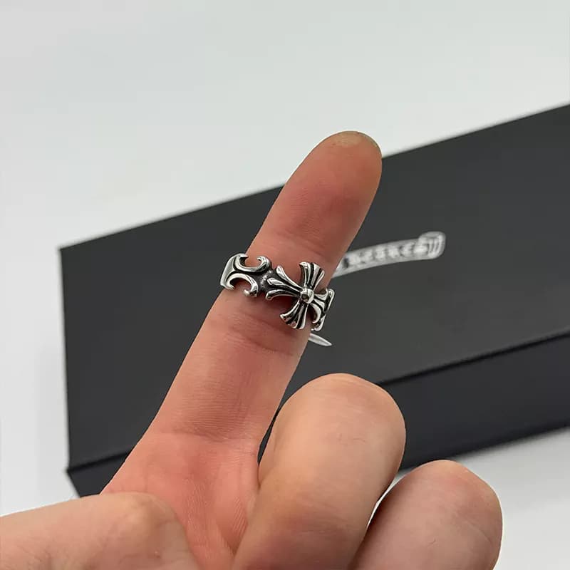انگشتر کروم هارتز کد 6 (Chrome Hearts) — تصویر ۲