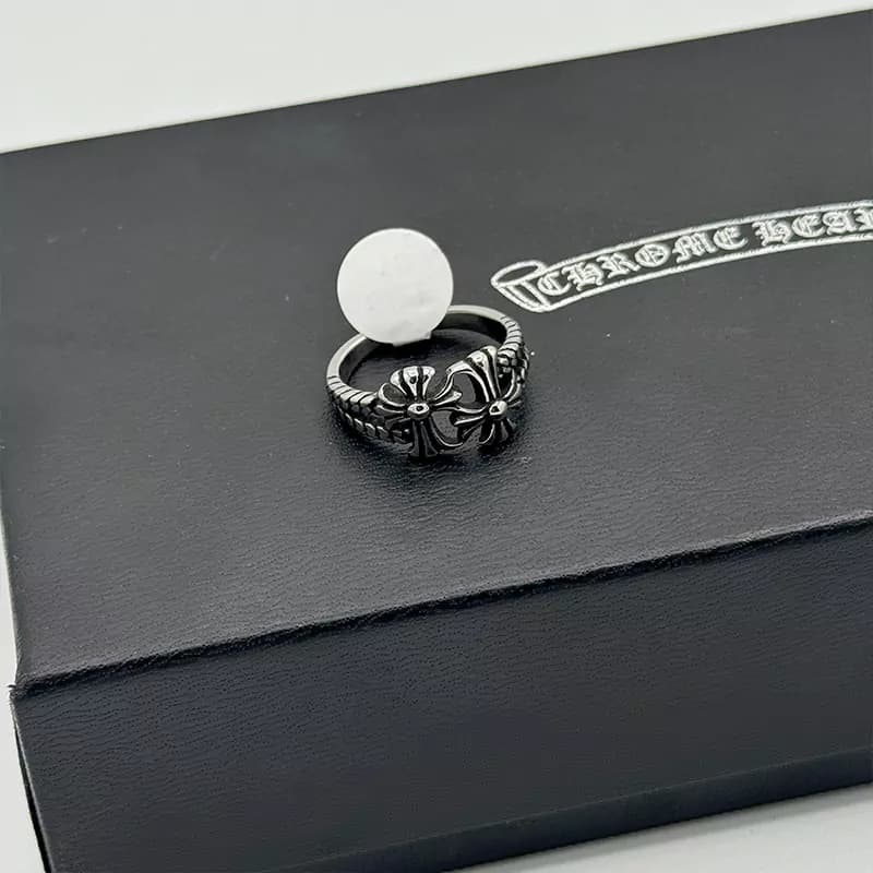 انگشتر کروم هارتز کد 5 (Chrome Hearts)