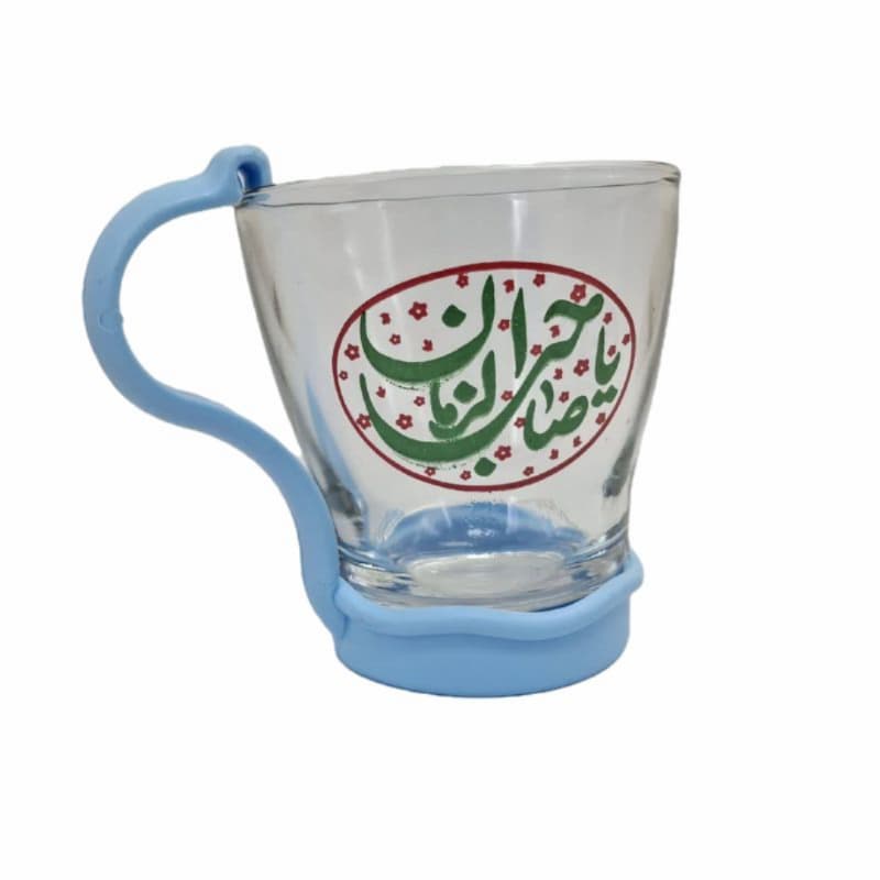 لیوان شیشه ای شفاف کودکانه طرح های امام زمان عج-قطر دهانه7 ارتفاع 7.5-دسته پلاستیکی رنگی جدا کد 104626 — تصویر ۳