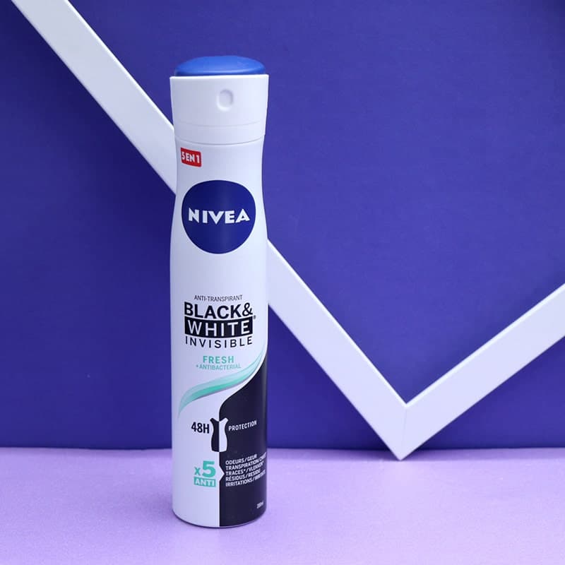 اسپری بدن خارجی BLACK & WHITE INVISIBLE حجم 200 میل 91575