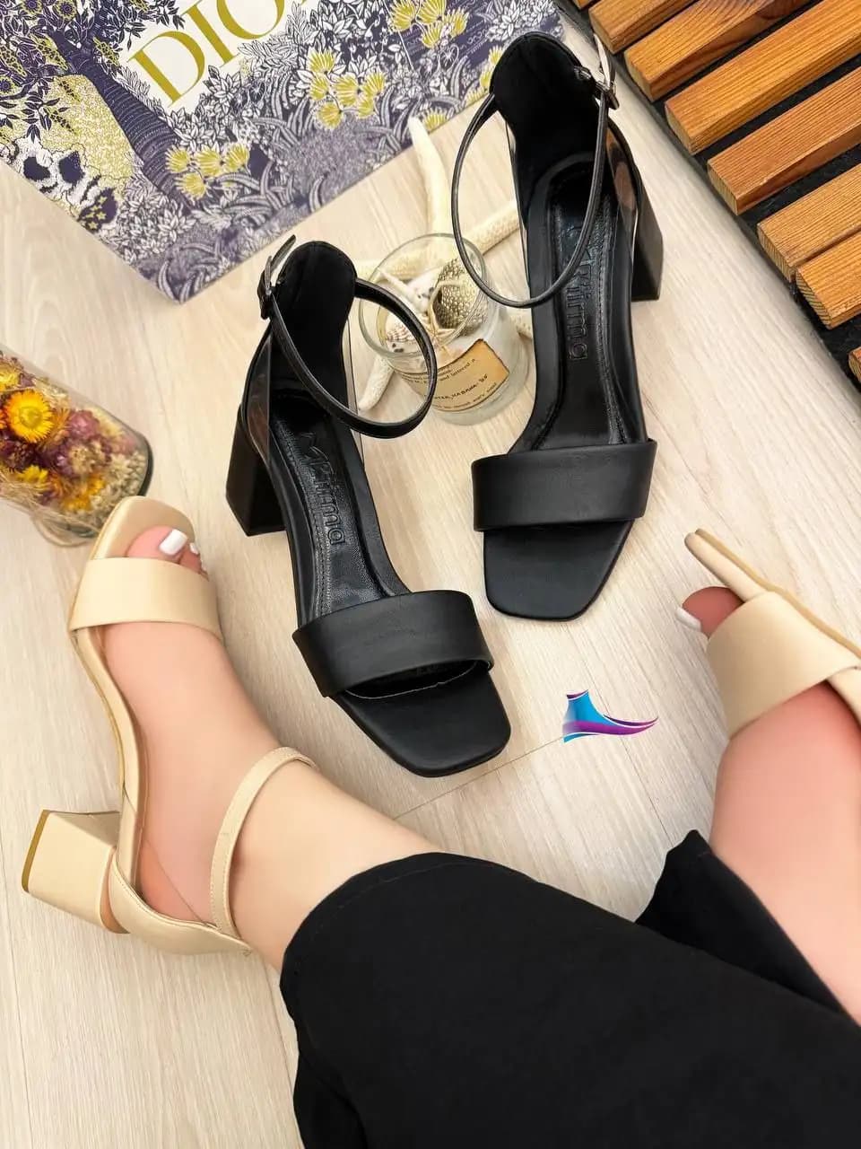 صندل جلو باز مجلسی (کرم) کد 4716