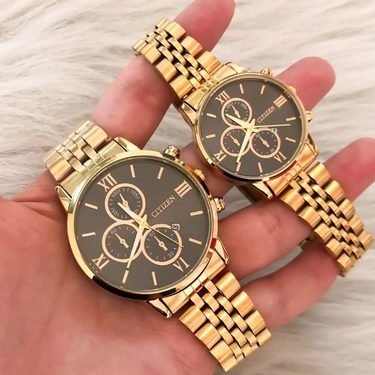 ست ساعت مچی سیتیزن زنانه و مردانه (بند طلایی صفحه مشکی) کد 4712