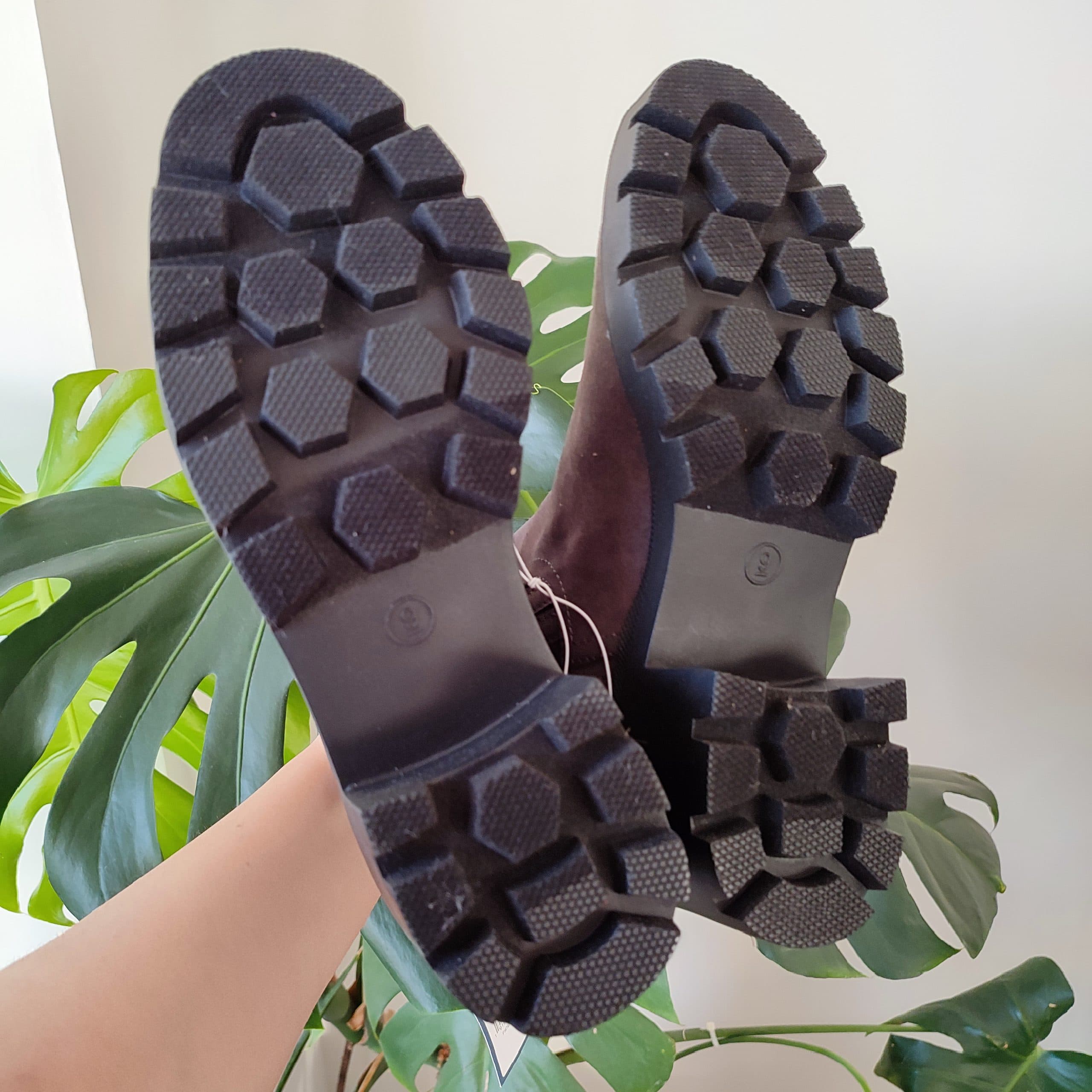 نیم بوت چرم زنانه پاشنه دار NAYA BOOTS — تصویر ۳