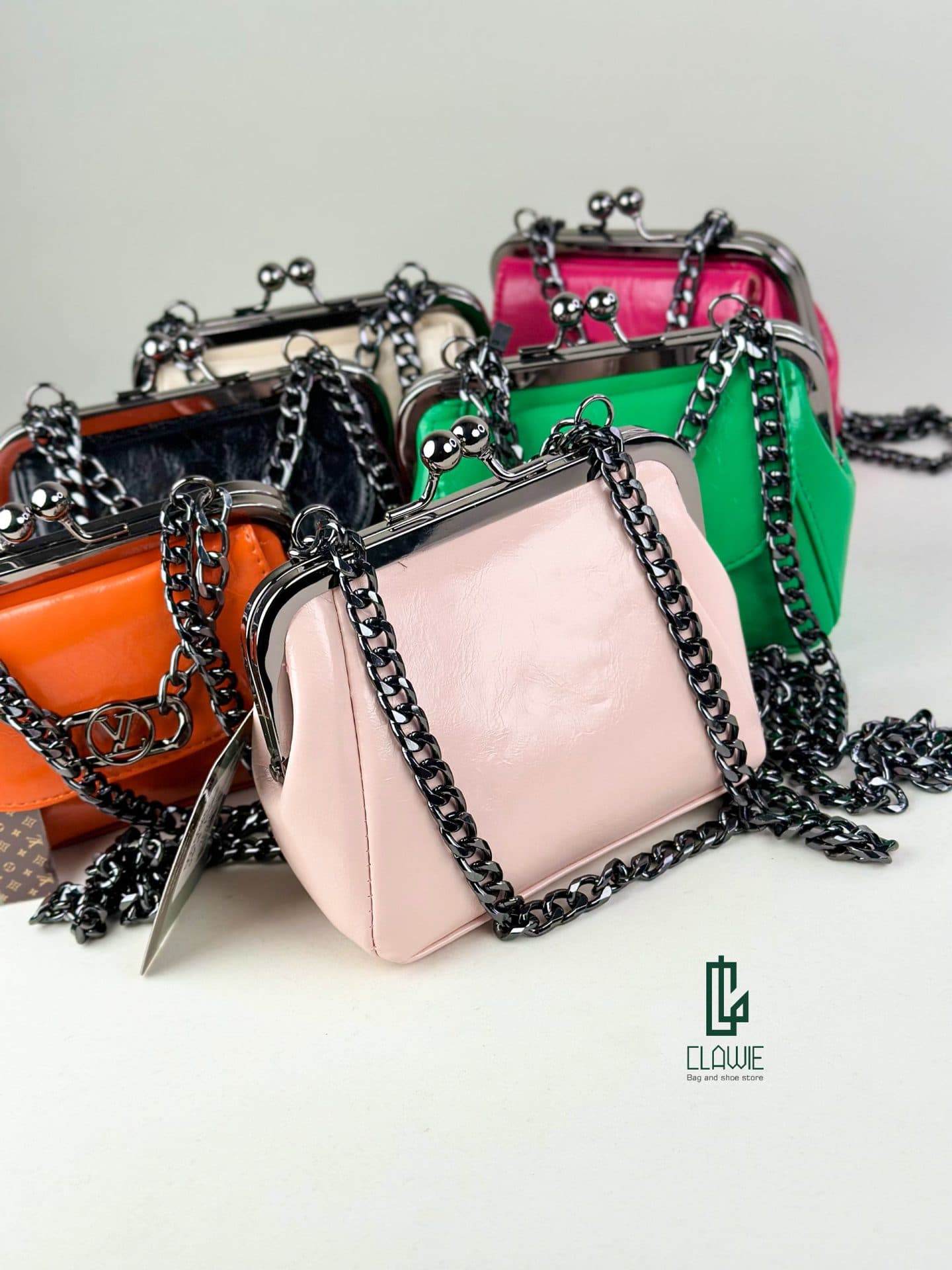 کیف مینی : LOUIS VUITTON mini CF — تصویر ۳
