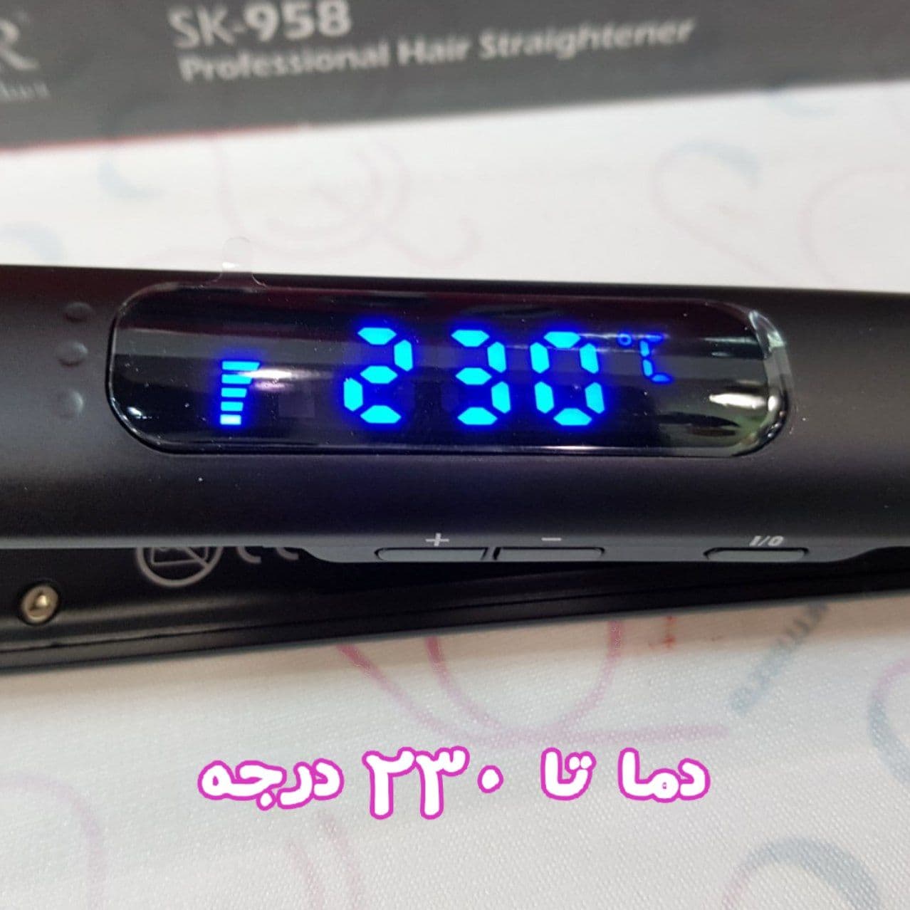 اتو مو سورکر SURKER مدل SK-958 با صفحه تمام تیتانیومی با زیره سرامیکی مخصوص کراتین — تصویر ۴
