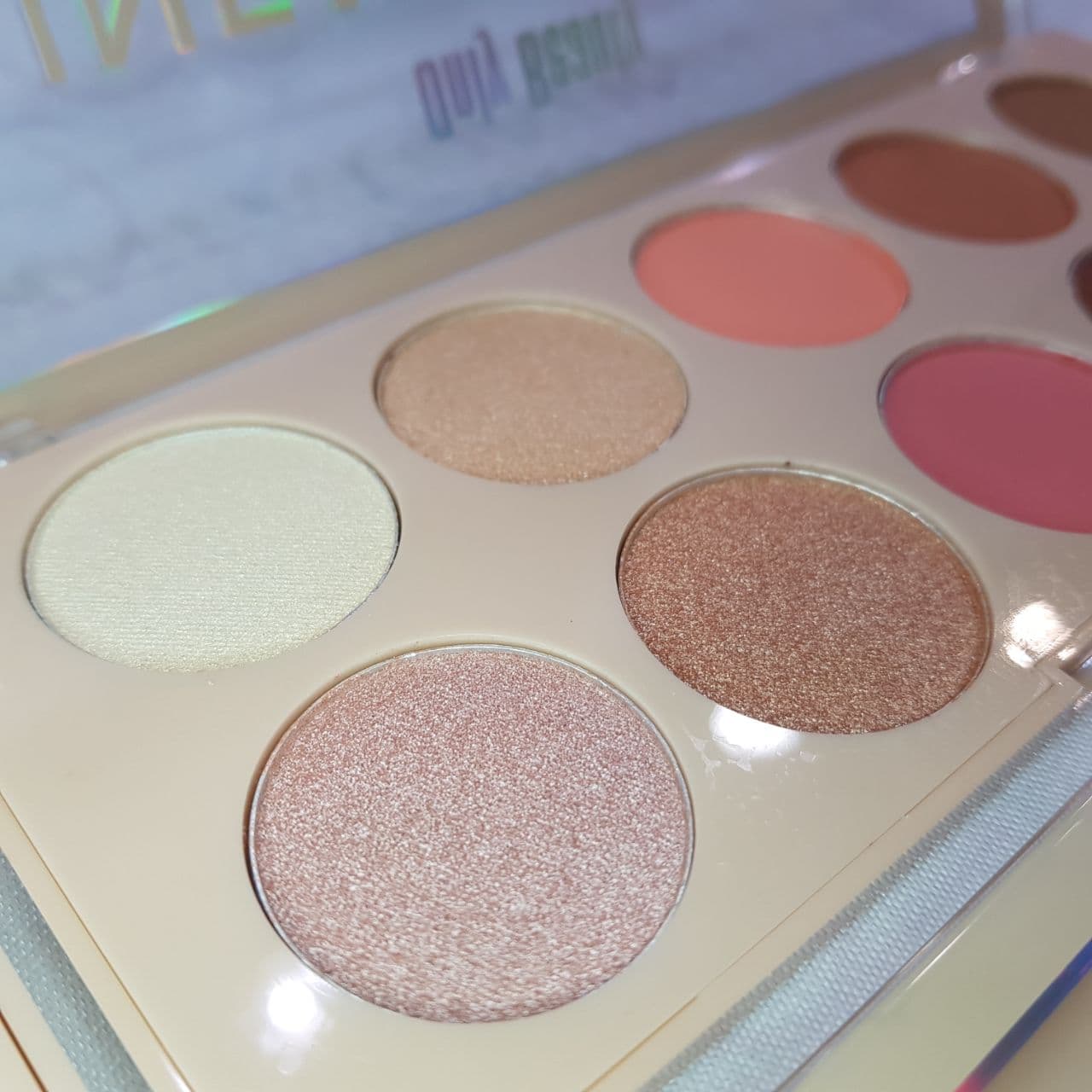 پالت هایلایتر، رژگونه، کانتور و برنزر آنلی بیوتی ONLY BEAUTY مدل اینفتویشن infatuation — تصویر ۷