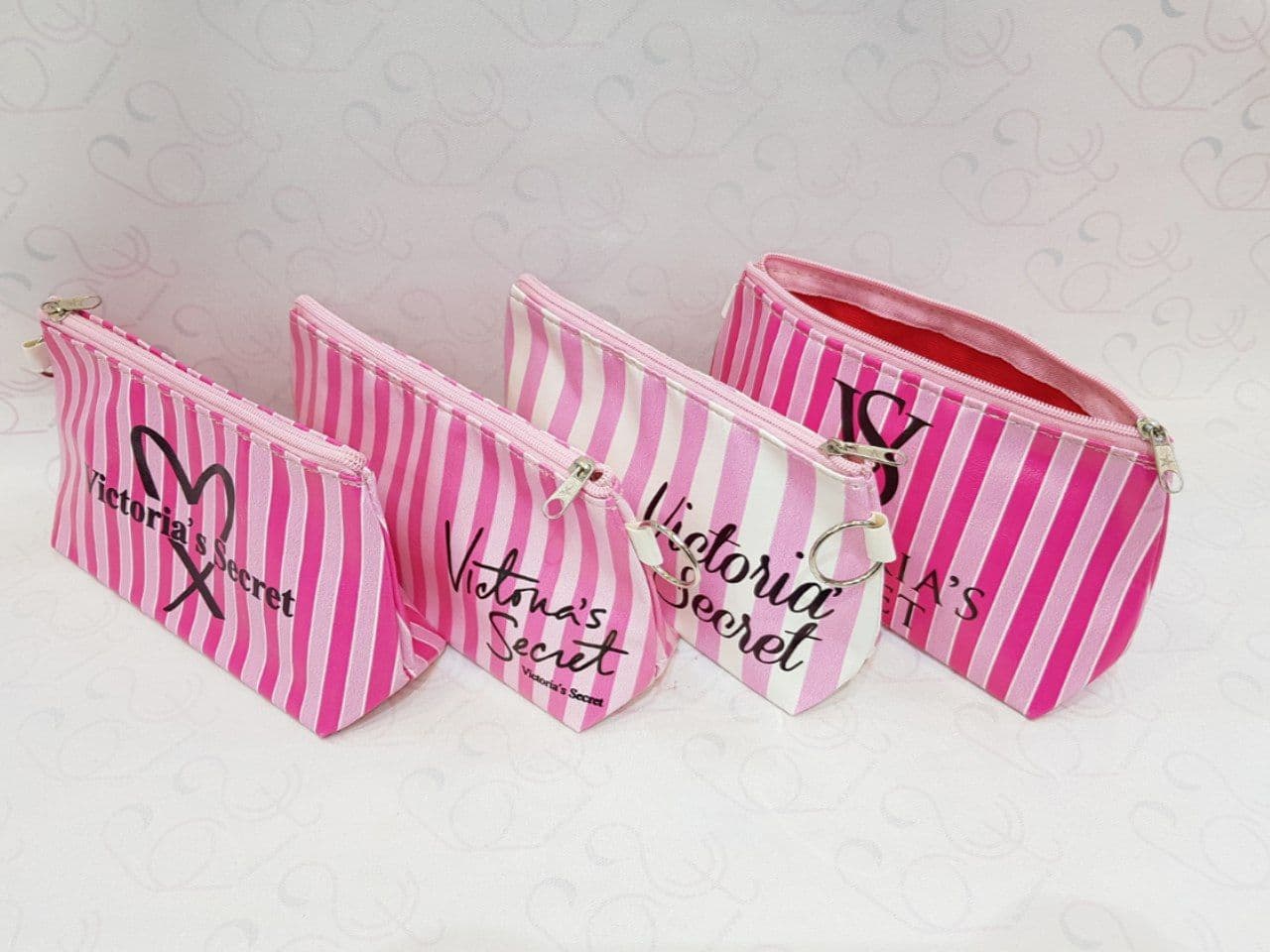 کیف آرایشی‌ طرح ویکتوریا سکرت VICTORIA’S SECRET مدل راه راه