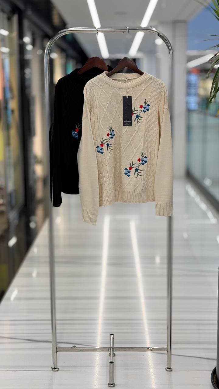 فرگل بافت گلدوزی گل آبی قرمز — تصویر ۴
