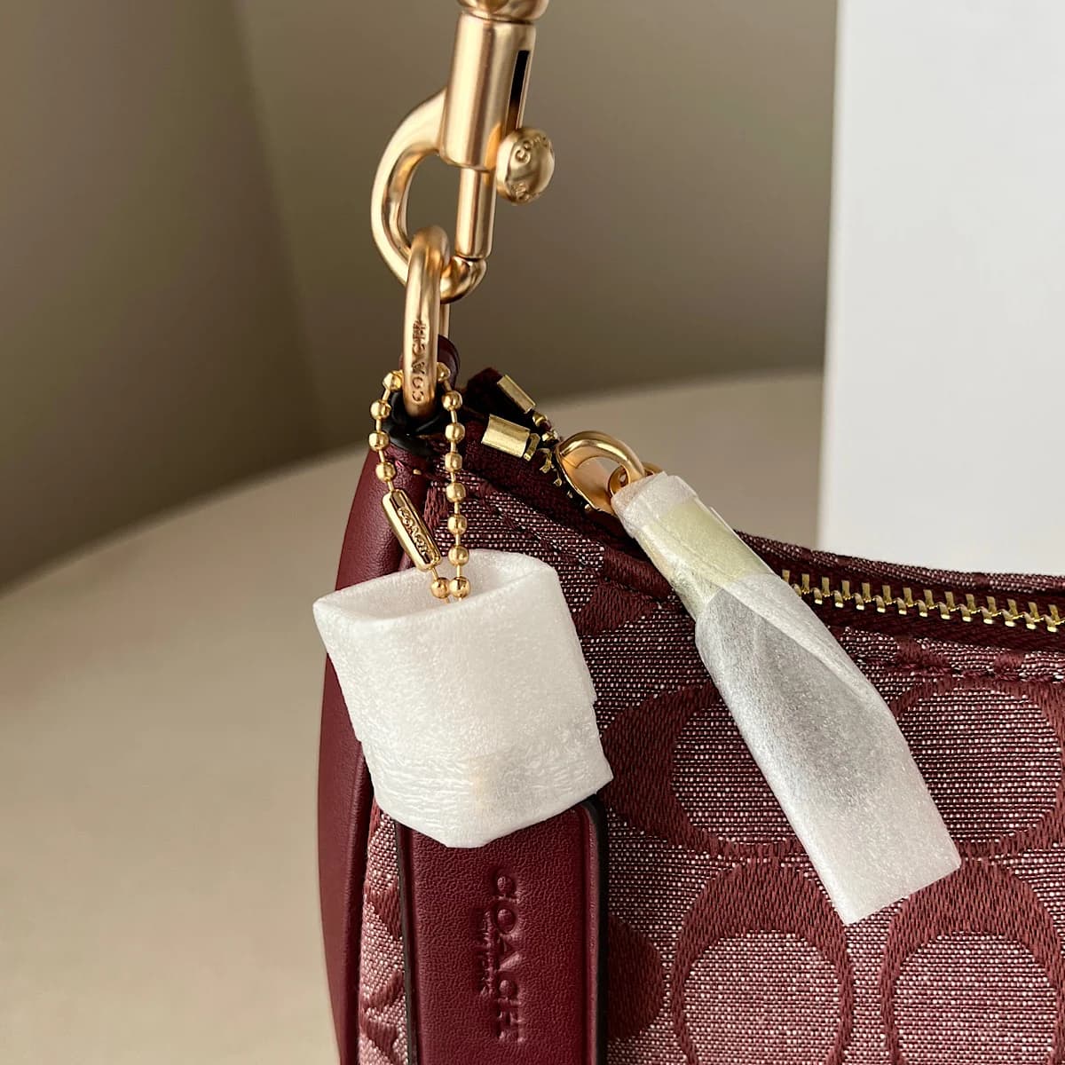 کیف کوچ سوپر مستر کوالیتی Coach Teri Shoulder Bag In Signature Chambray Wine — تصویر ۲