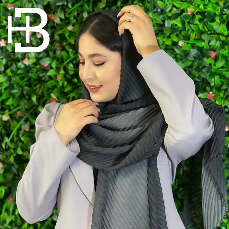 شال پلیسه طوسی — تصویر ۲