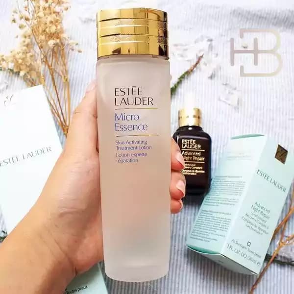 لوسیون میکرو ترک بدن و جای زخم استی لادر Estée Lauder Micro Essence Skin Activating Treatment Lotion حجم ۱۵۰ میل — تصویر ۳