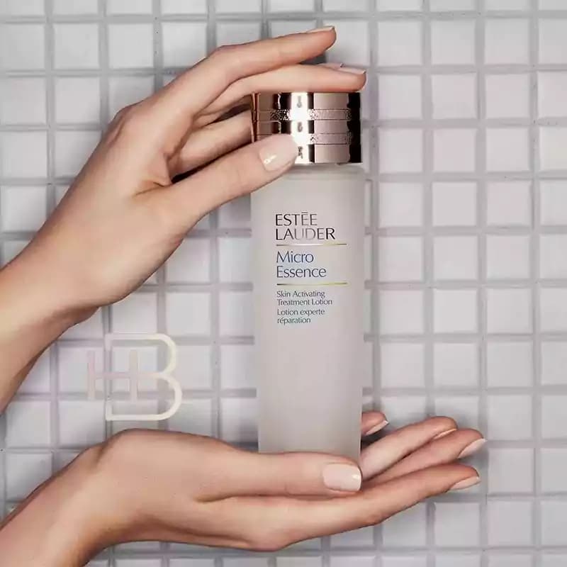 لوسیون میکرو ترک بدن و جای زخم استی لادر Estée Lauder Micro Essence Skin Activating Treatment Lotion حجم ۱۵۰ میل — تصویر ۲