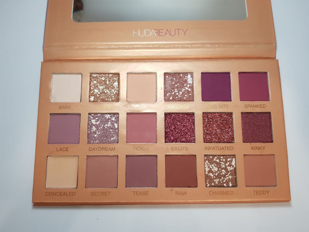 سایه هدی بیوتی HudaBeauty مدل نود NUDE — تصویر ۷