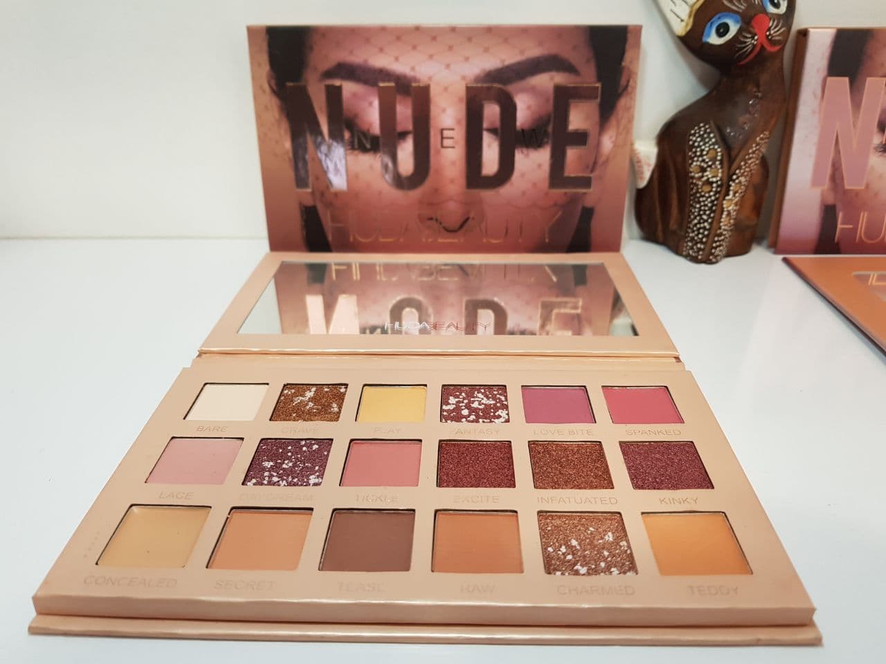 سایه هدی بیوتی HudaBeauty مدل نود NUDE — تصویر ۲