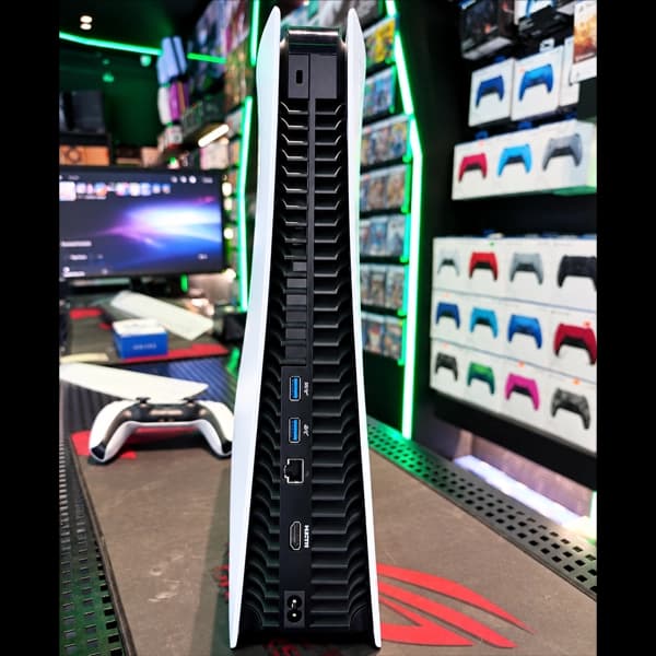 کنسول بازی استوک سونی مدل Playstation 5 Fat 1216 استاندارد حافظه 825 گیگابایت (ریجن اروپا) درایور نوری کپی خور شده همراه با دو دسته اصلی — تصویر ۴