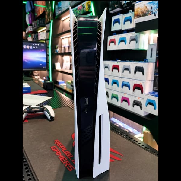 کنسول بازی استوک سونی مدل Playstation 5 Fat 1216 استاندارد حافظه 825 گیگابایت (ریجن اروپا) درایور نوری کپی خور شده همراه با دو دسته اصلی — تصویر ۳