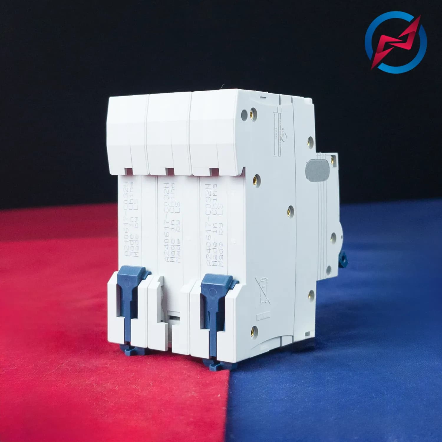 مینیاتوری سه پل C-20A-6kA LS — تصویر ۳
