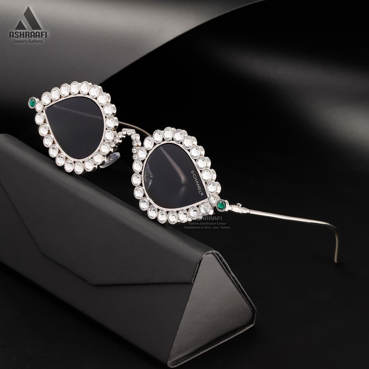 عینک آفتابی نگین دار Chanel AS521414 — تصویر ۵