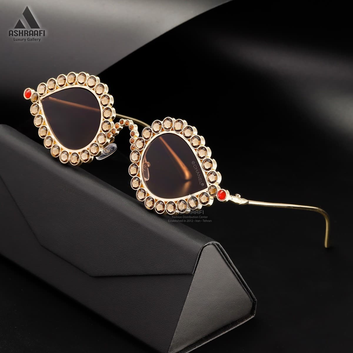 عینک آفتابی نگین دار Chanel AS521414 — تصویر ۳