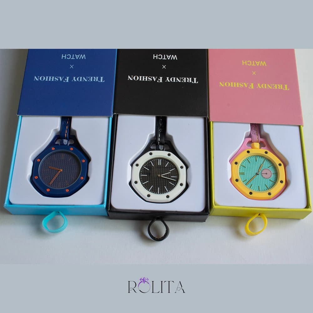 ساعت آویز جیبی و کیف رنگ مشکی ترند 2026 — تصویر ۳