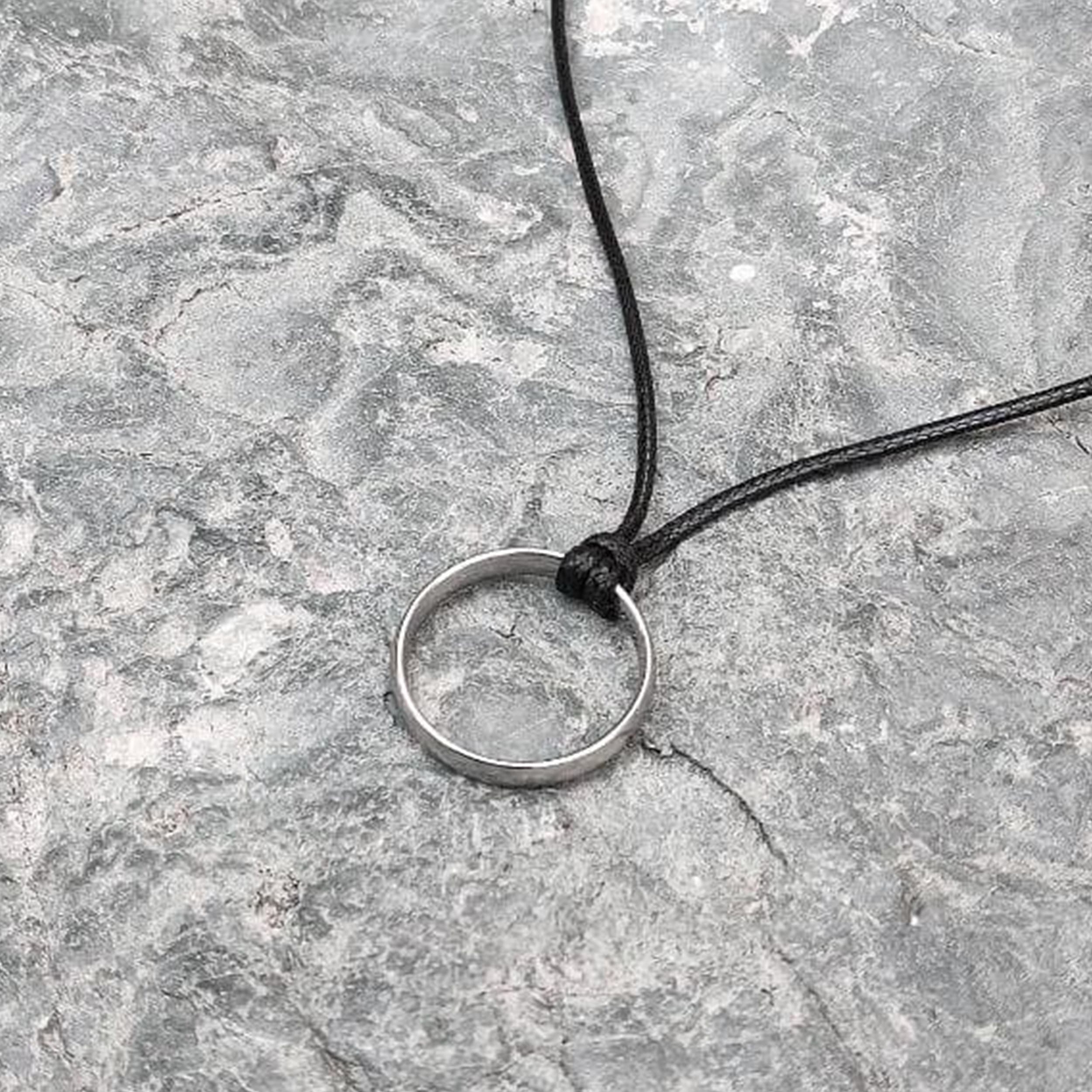 گردنبند گیوی مدل حلقه اسم منیره کد AR 0360 — تصویر ۳