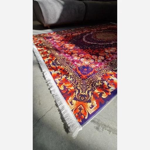 فرشینه | فرش چاپی برند حسن نیا مخمل طرح سنتی ابریشمی کد A057 (پس کرایه) — تصویر ۲