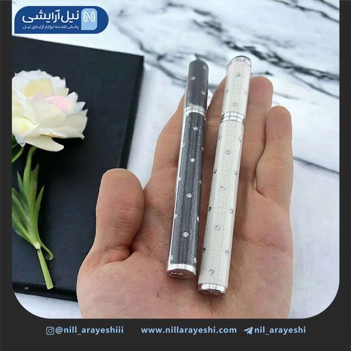 خط چشم ماژیکی قلمی نگین دار مک — تصویر ۴