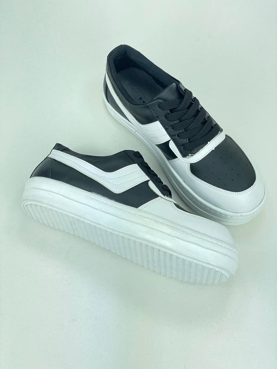 ونس ریک اونز RICK OWENS کد 3809 چرم مشکی سفید — تصویر ۴