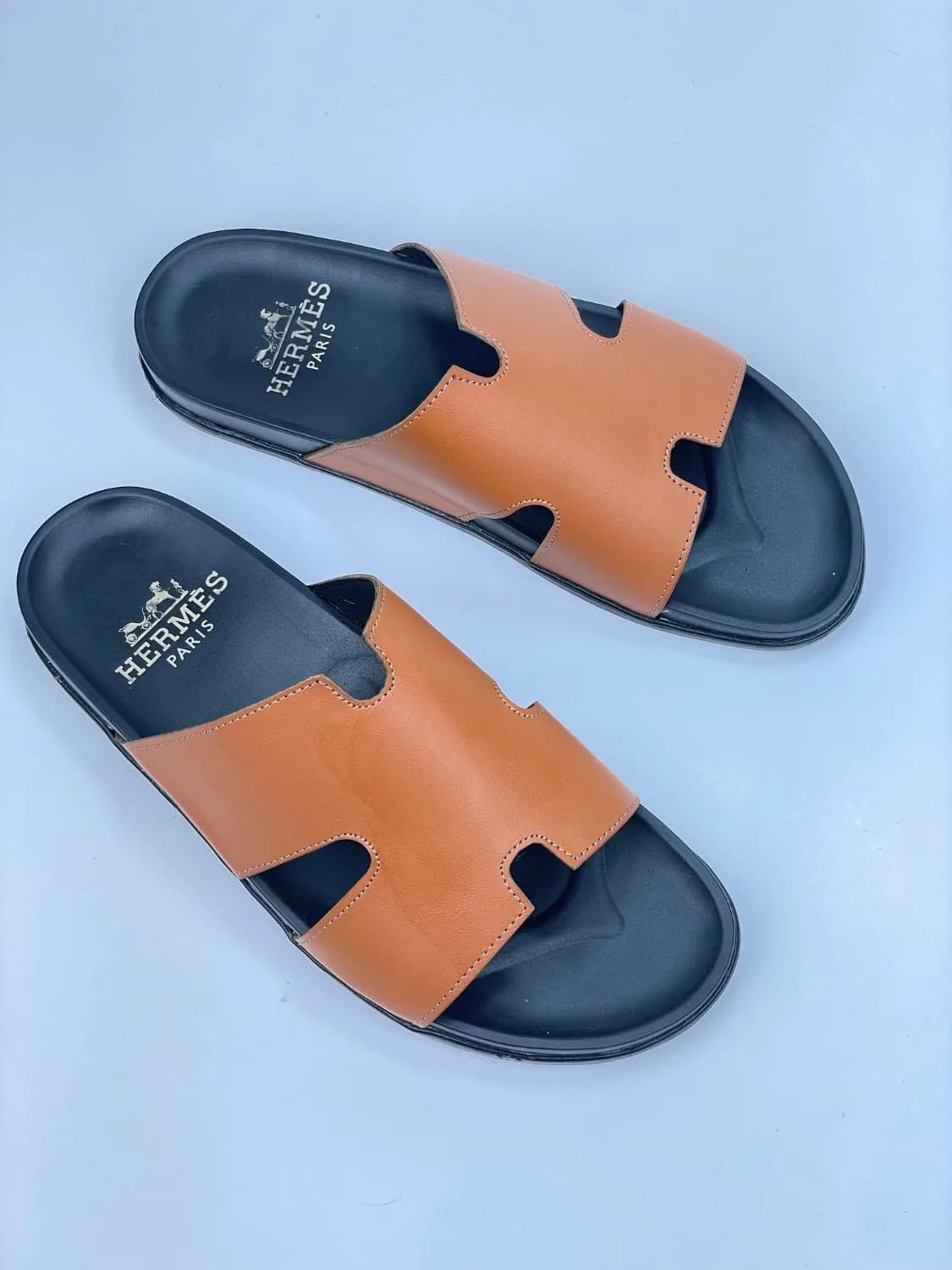 کد 365 اسلیپر صندل HERMES هرمس عسلی مات ( قهوه ای روشن ) مشکی