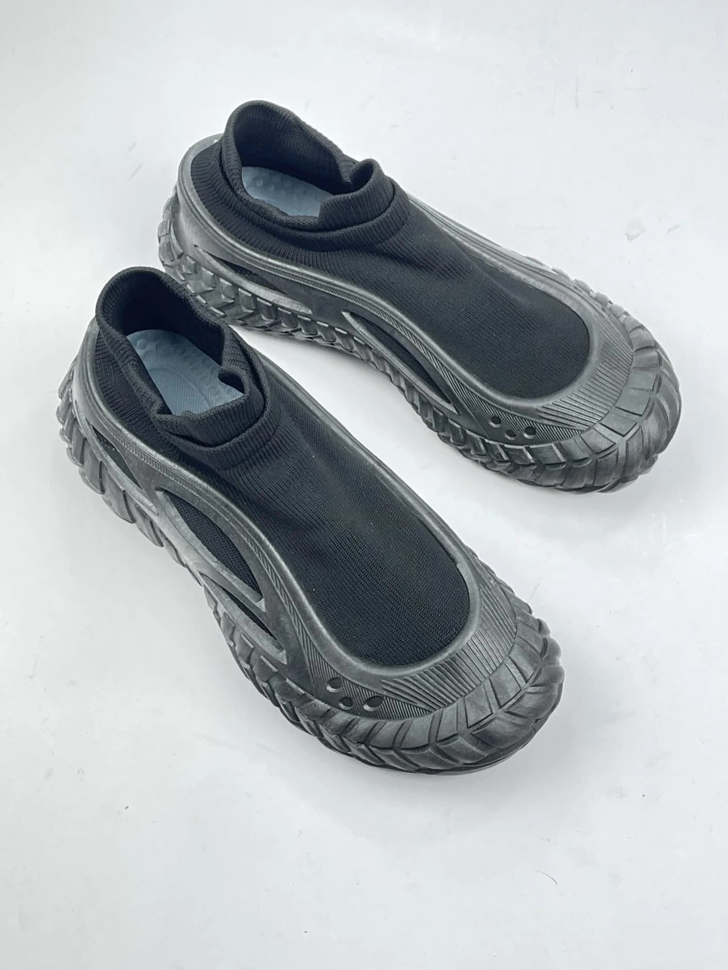 کتونی کشبافت تانکی تزریق مستقیم بالنسیاگا BALENCIAGA بی بندی مشکی یکدست — تصویر ۴