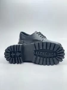 کد 2908 کفش بالنسیاگا BALENCIAGA لوفر بندی کلاسیک اسپرت رویه ساده چرم مشکی — تصویر ۵