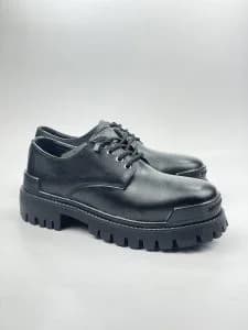 کد 2908 کفش بالنسیاگا BALENCIAGA لوفر بندی کلاسیک اسپرت رویه ساده چرم مشکی — تصویر ۸