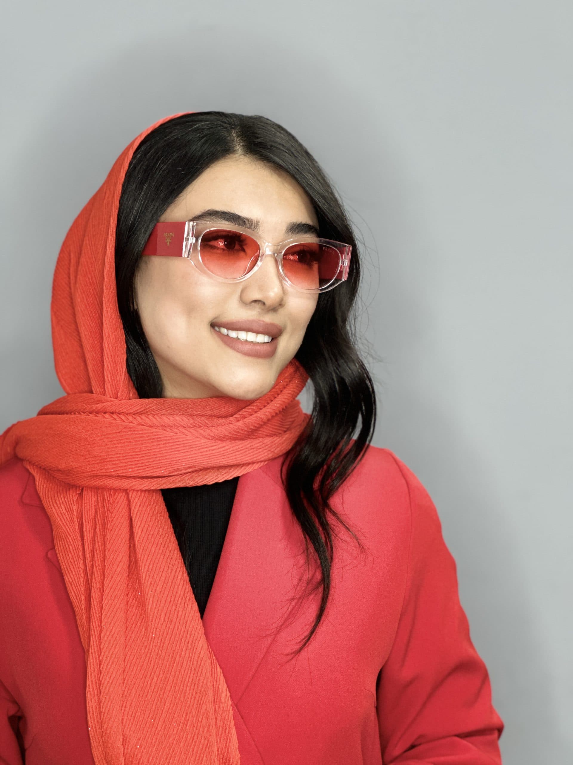عينك آفتابي اورجينال PRADA پرادا سرخ يخي زنانه يووي ٤٠٠ — تصویر ۳