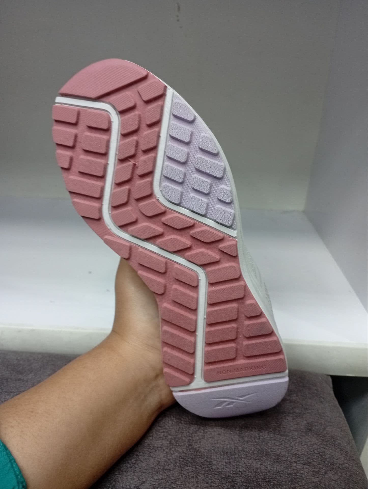 کتونی بچگانه Reebok مدل Energen Run — تصویر ۵