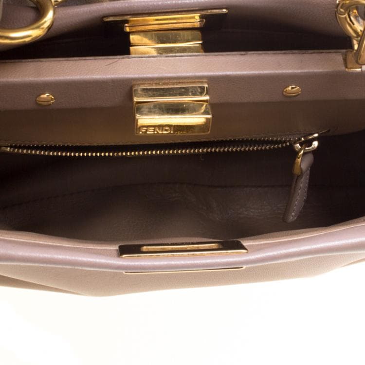 کیف دستی و دوشی زنانه Fendi مدل Mini Peekaboo — تصویر ۸