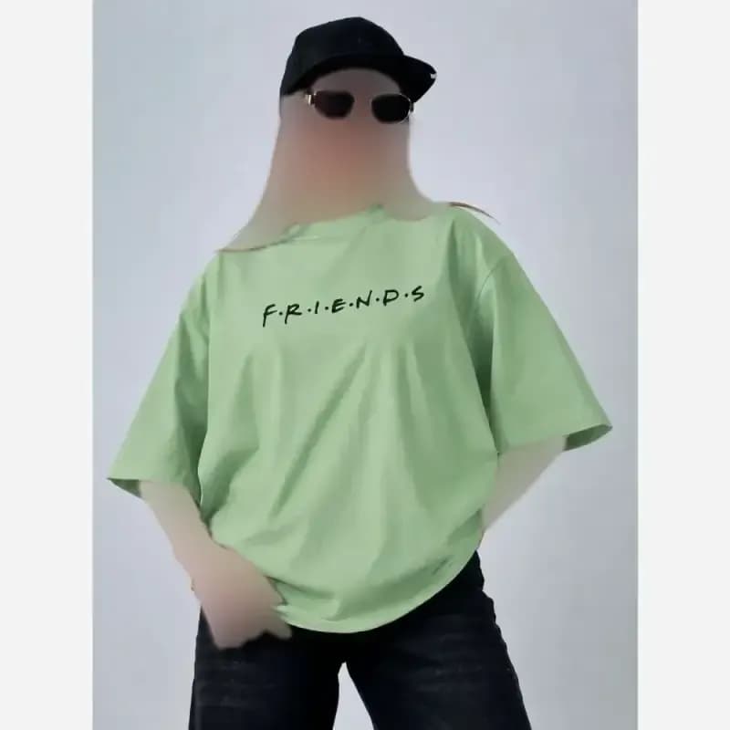 تیشرت باکسی طرح friends جنس پنبه سوپر فری سایز — تصویر ۴