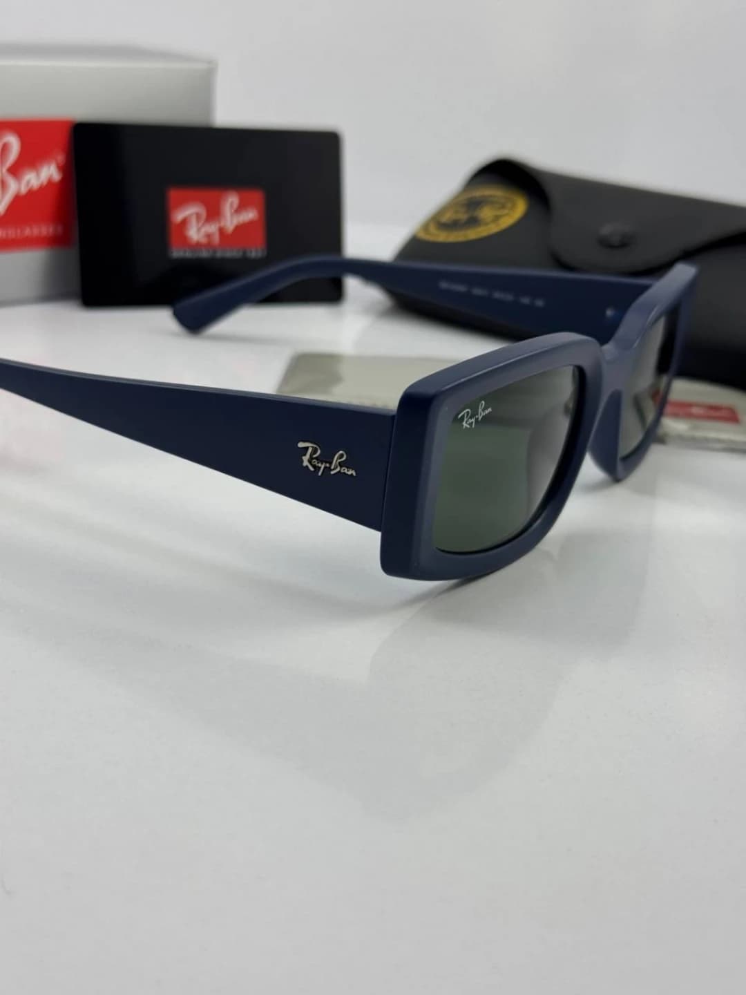 عینک ریبن سرمه ای مات rayban rb-4395f — تصویر ۳