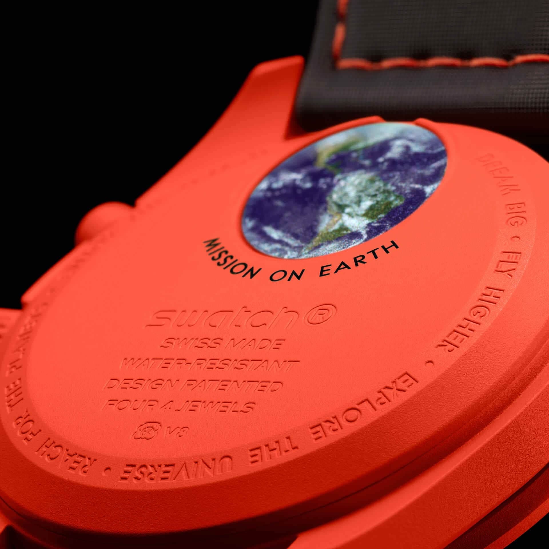 ساعت امگا سواچ مدل MISSION ON EARTH – LAVA (SO33O100) — تصویر ۴