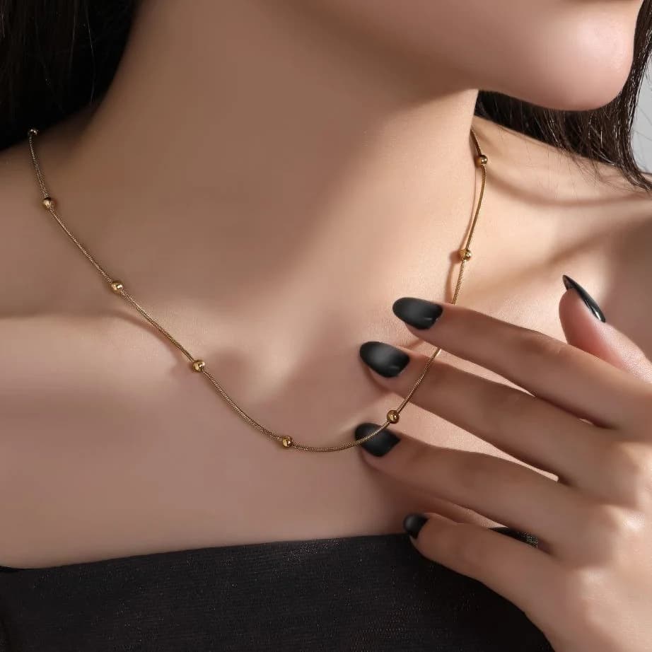 گردنبند زنانه طرح توپی رنگ طلایی استیل ضد حساسیت و کاملا رنگ ثابت کد zmp