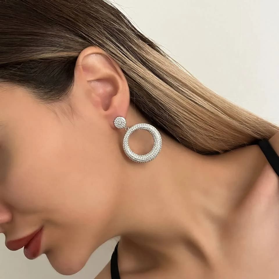 گوشواره زنانه مدل کلاسیک حلقه ای رنگ طلایی و نقره ای آبکاری نقره ضد حساسیت رنگ ثابت کد zmc — تصویر ۵