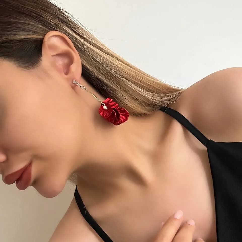 گوشواره زنانه طرح صدف رنگی آبکاری نقره ضد حساسیت رنگ ثابت کد zmc — تصویر ۲
