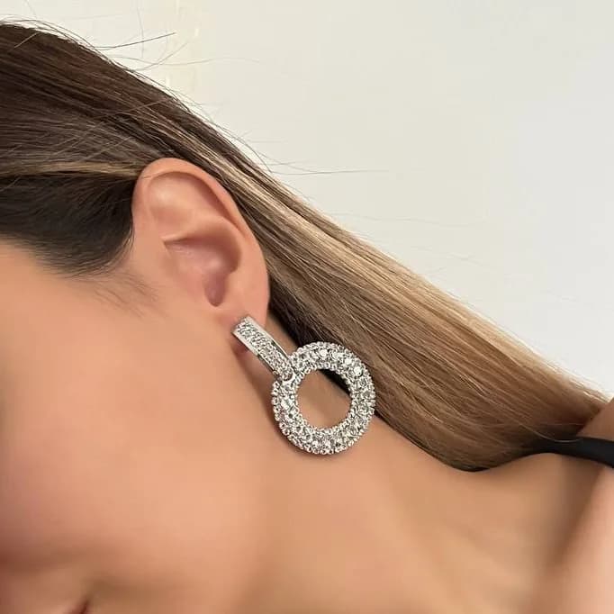 گوشواره زنانه طرح حلقه ای نگین کاری شده آبکاری نقره ضد حساسیت رنگ ثابت کد zmc