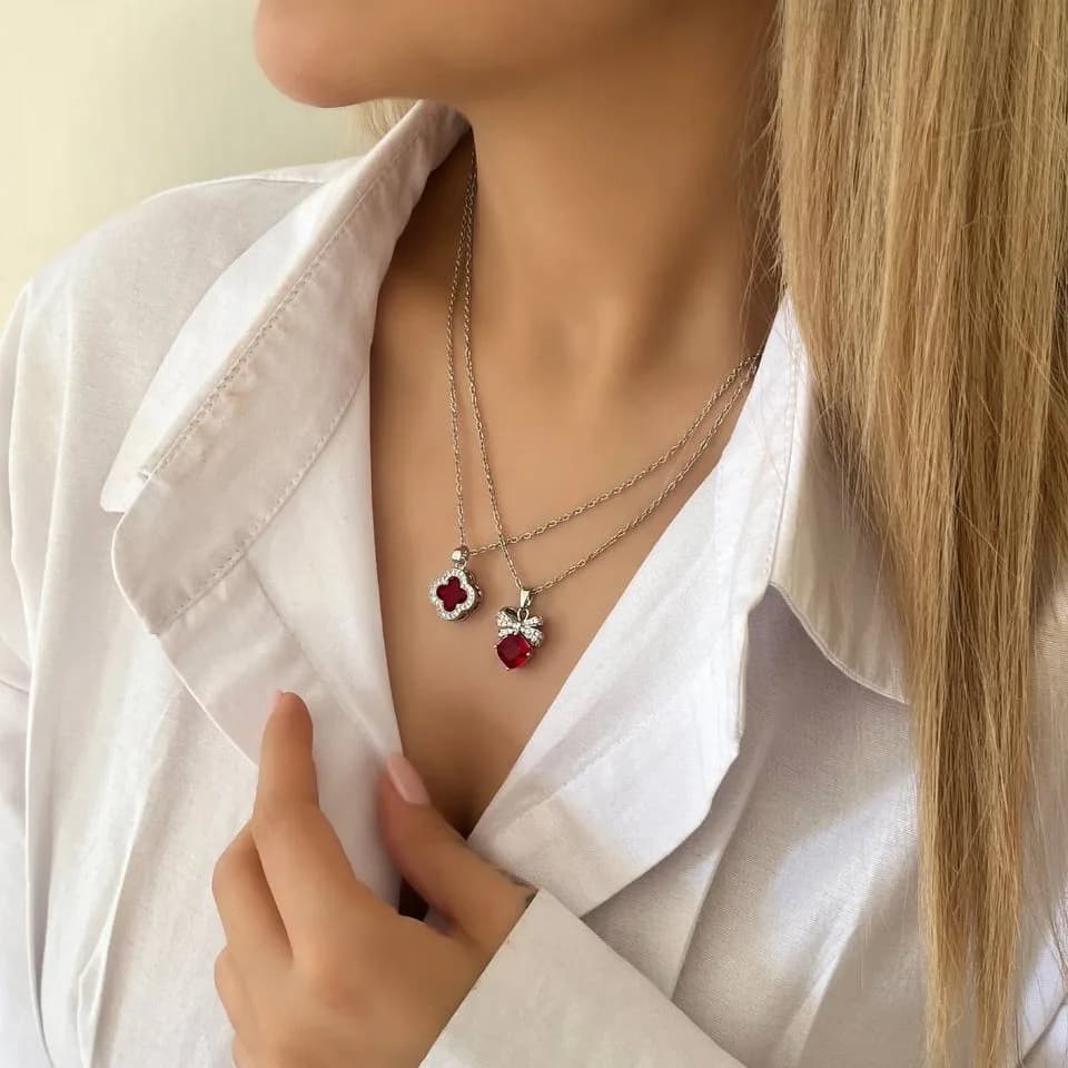 گردنبند زنانه جواهری طرح ونکلیف و پاپیونی نگین کاری شده آبکاری نقره ضد حساسیت رنگ ثابت کد zmc — تصویر ۳
