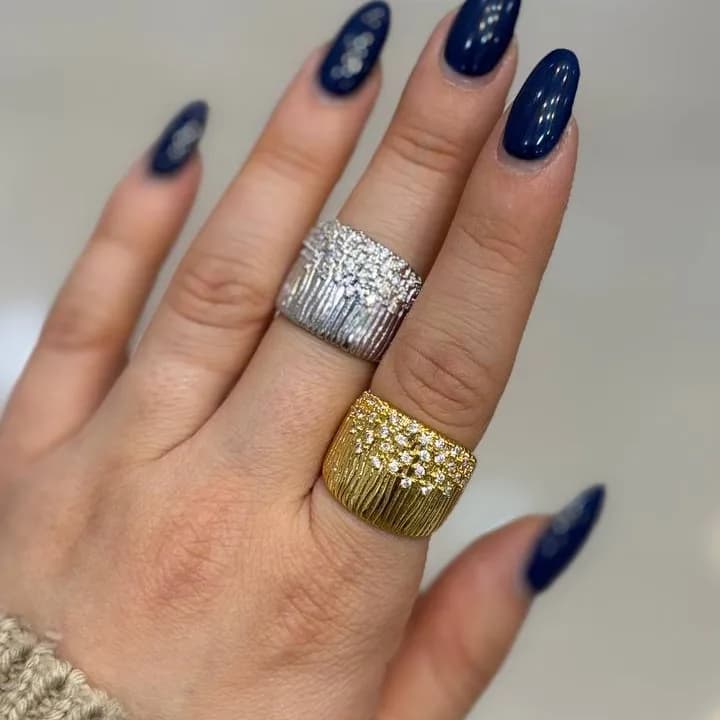 انگشتر زنانه کلاسیک در دو رنگ طلایی و نقره ای آبکاری نقره رنگ ثابت فری سایز Freesize کد zgy — تصویر ۲