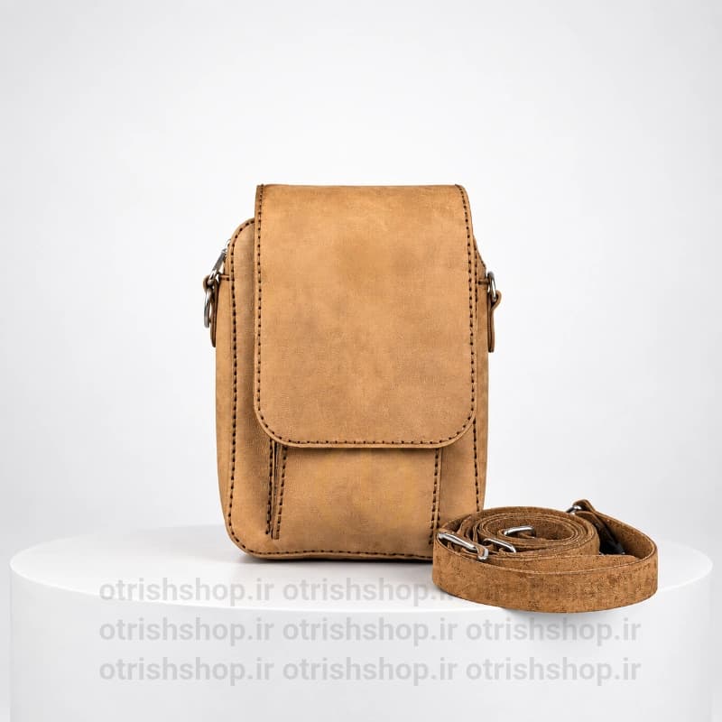 کیف دوشی چرم طبیعی موبایلی (دست‌دوز، چرم شتر، بند قابل تنظیم)