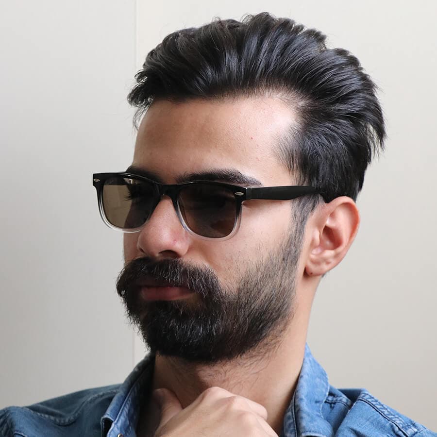 عینک آفتابی ریبن با فریم مشکی براق، شکل ویفرر، دسته سیمدار و لنز پلاریزه و دودی تیره مدل 66805 — تصویر ۸